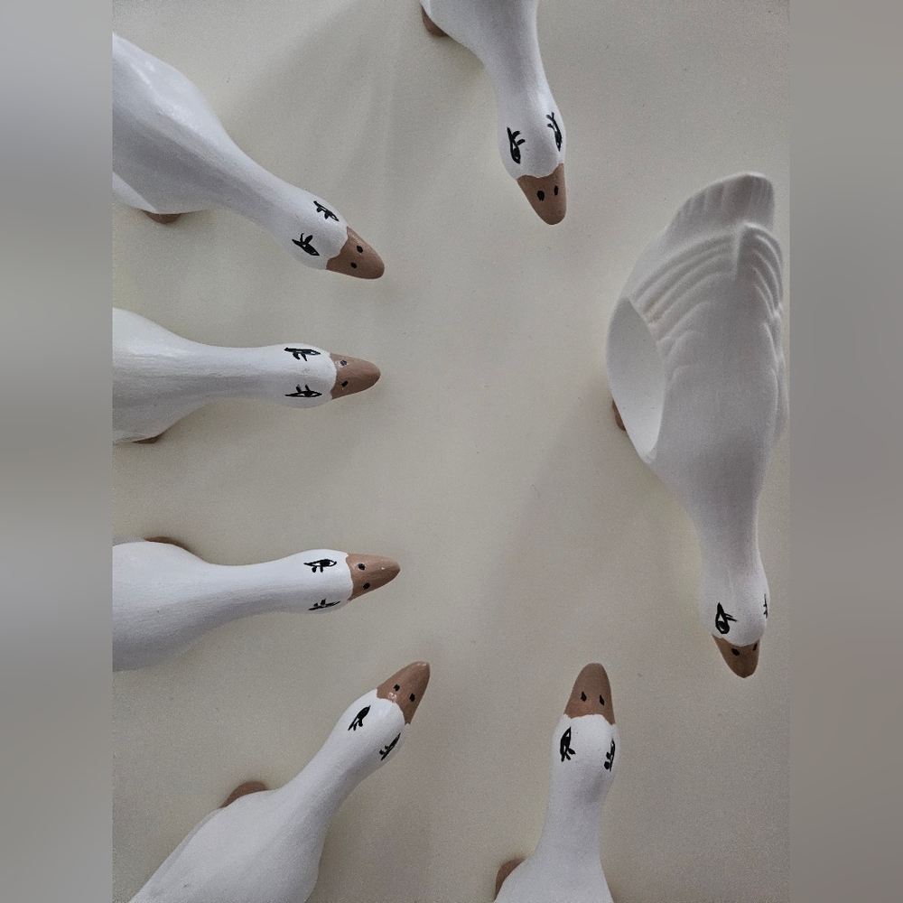 White Hand Painted Ceramic Goose Napkin Rings x 7 - Picture 4 of 11